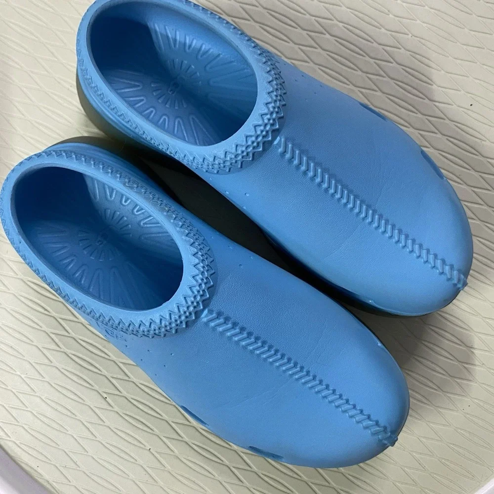 UGG Girls/boys size K2 Blue‎ Tasman sport slip ons Clogs. Wedge
